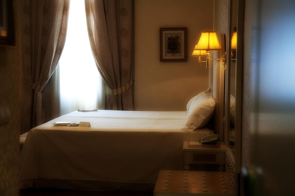 Hotel Santa Isabel Albacete Værelse billede